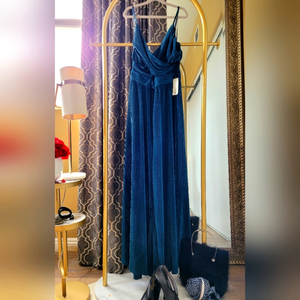 Tilt pleated jumpsuit